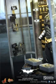 Batman Armory With Alfred And Bruce Figure Set - Görsel 22