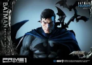 DC Comics: Batman Hush - Deluxe Batcave Batman Statue Bonus Version - Görsel 18