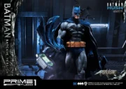 DC Comics: Batman Hush - Deluxe Batcave Batman Statue Bonus Version - Görsel 20